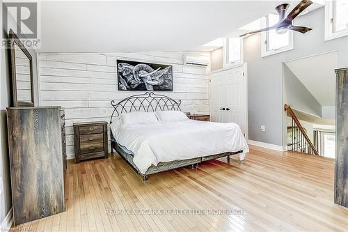 4905 Mapleview Crescent Crescent, Port Colborne (874 - Sherkston), ON - Indoor Photo Showing Bedroom