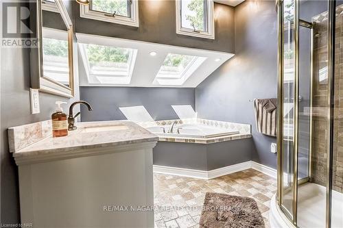 4905 Mapleview Crescent Crescent, Port Colborne (874 - Sherkston), ON - Indoor Photo Showing Bathroom