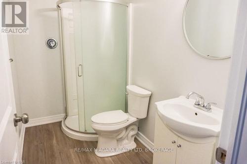 15 - 8646 Willoughby Drive, Niagara Falls (223 - Chippawa), ON - Indoor Photo Showing Bathroom