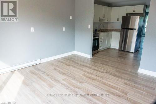 15 - 8646 Willoughby Drive, Niagara Falls (223 - Chippawa), ON - Indoor Photo Showing Kitchen