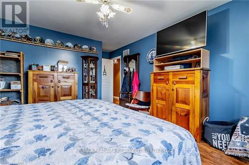 14 Jennifer Crescent, St. Catharines (444 - Carlton/Bunting), ON - Indoor Photo Showing Bedroom