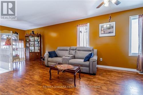 14 Jennifer Crescent, St. Catharines (444 - Carlton/Bunting), ON - Indoor Photo Showing Living Room