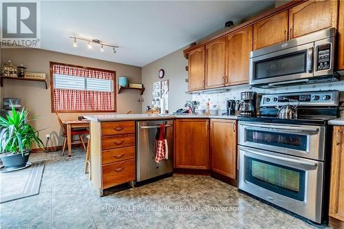 19 Windle Village Crescent, Thorold (556 - Allanburg/Thorold South), ON - Indoor Photo Showing Kitchen