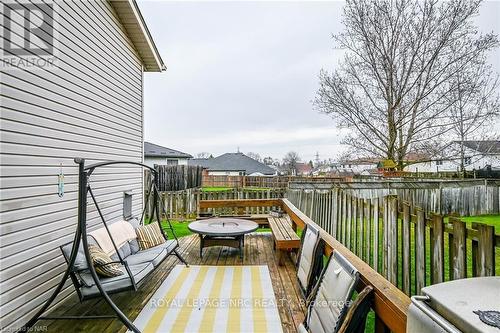 19 Windle Village Crescent, Thorold (556 - Allanburg/Thorold South), ON - Outdoor With Deck Patio Veranda