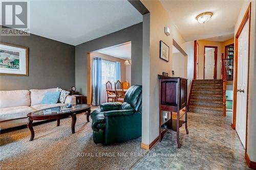 19 Windle Village Crescent, Thorold (556 - Allanburg/Thorold South), ON - Indoor Photo Showing Living Room