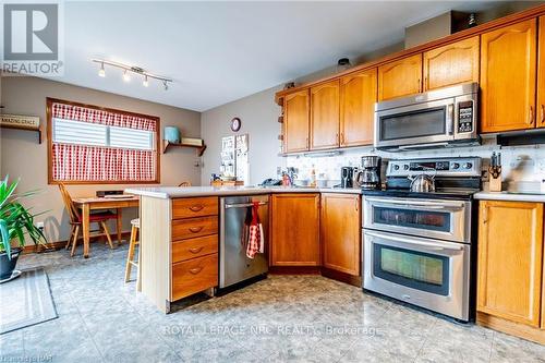 19 Windle Village Crescent, Thorold (556 - Allanburg/Thorold South), ON - Indoor Photo Showing Kitchen