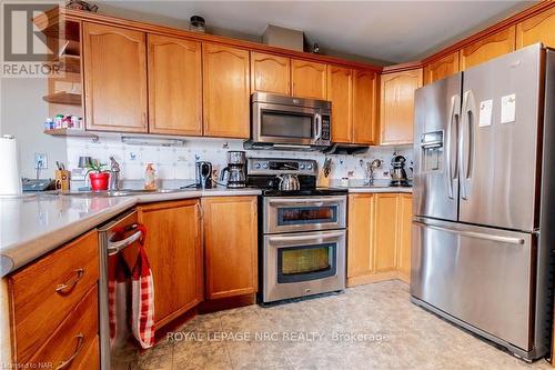 19 Windle Village Crescent, Thorold (556 - Allanburg/Thorold South), ON - Indoor Photo Showing Kitchen