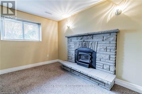 16 Royal Manor Drive, St. Catharines (444 - Carlton/Bunting), ON - Indoor With Fireplace