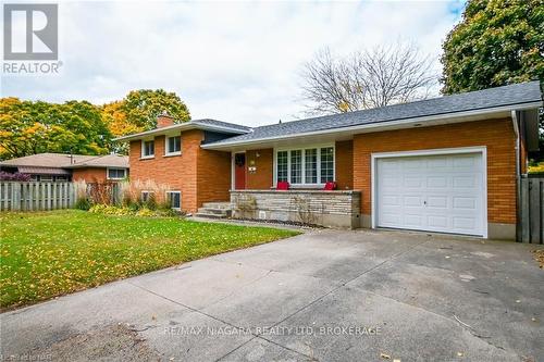 16 Royal Manor Drive, St. Catharines (444 - Carlton/Bunting), ON - Outdoor