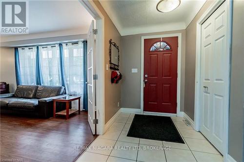 16 Royal Manor Drive, St. Catharines (444 - Carlton/Bunting), ON - Indoor Photo Showing Other Room