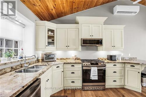 3711 Crystal Beach Drive, Fort Erie (337 - Crystal Beach), ON - Indoor Photo Showing Kitchen With Stainless Steel Kitchen With Double Sink With Upgraded Kitchen