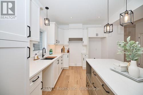 3459 East Main Street, Fort Erie (328 - Stevensville), ON - Indoor Photo Showing Kitchen