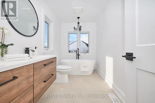 3459 East Main Street, Fort Erie (328 - Stevensville), ON - Indoor Photo Showing Bathroom