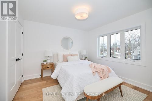 3459 East Main Street, Fort Erie (328 - Stevensville), ON - Indoor Photo Showing Bedroom