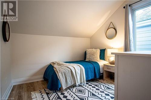 56 Chaplin Avenue, St. Catharines (451 - Downtown), ON - Indoor Photo Showing Bedroom