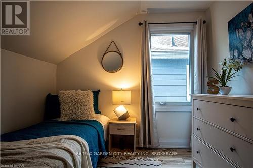 56 Chaplin Avenue, St. Catharines (451 - Downtown), ON - Indoor Photo Showing Bedroom