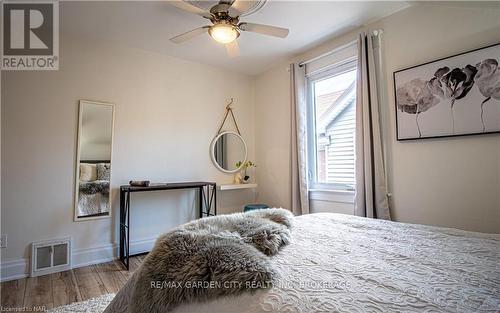 56 Chaplin Avenue, St. Catharines (451 - Downtown), ON - Indoor Photo Showing Bedroom