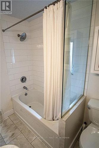 56 Chaplin Avenue, St. Catharines (451 - Downtown), ON - Indoor Photo Showing Bathroom