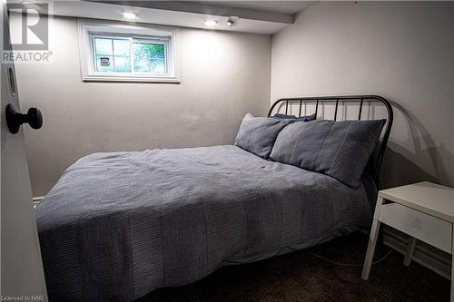 56 Chaplin Avenue, St. Catharines (451 - Downtown), ON - Indoor Photo Showing Bedroom