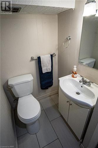 56 Chaplin Avenue, St. Catharines (451 - Downtown), ON - Indoor Photo Showing Bathroom