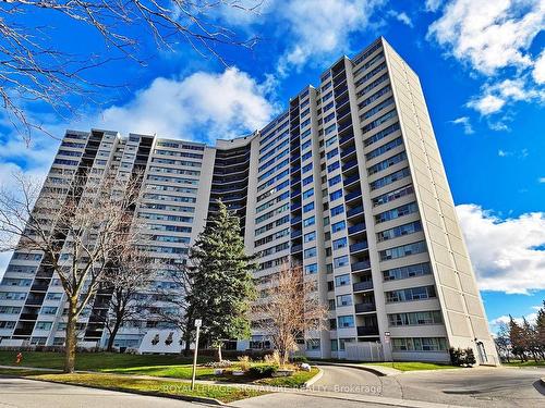 302-530 Lolita Gdns, Mississauga, ON - Outdoor With Facade