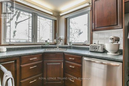 201 Elliott Street, London, ON - Indoor Photo Showing Kitchen