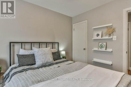 201 Elliott Street, London, ON - Indoor Photo Showing Bedroom