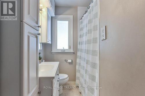 201 Elliott Street, London, ON - Indoor Photo Showing Bathroom