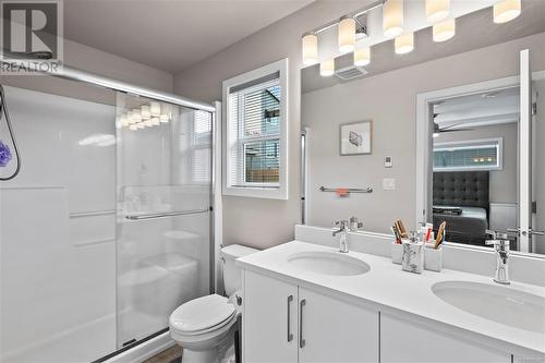 949 Peace Keeping Cres, Langford, BC - Indoor Photo Showing Bathroom