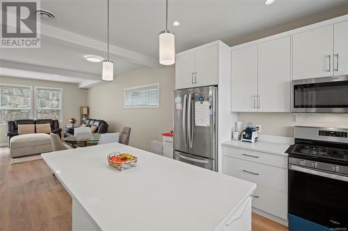 949 Peace Keeping Cres, Langford, BC - Indoor Photo Showing Kitchen