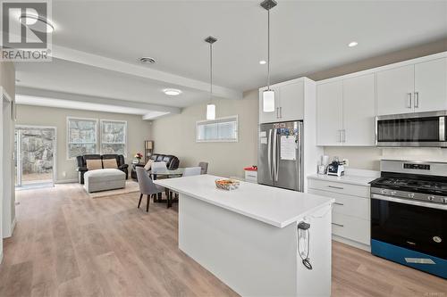 949 Peace Keeping Cres, Langford, BC - Indoor Photo Showing Kitchen