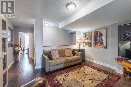 110 - 454 Centre Street S, Oshawa (Central), ON - Indoor Photo Showing Living Room