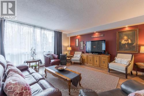 110 - 454 Centre Street S, Oshawa (Central), ON - Indoor Photo Showing Living Room