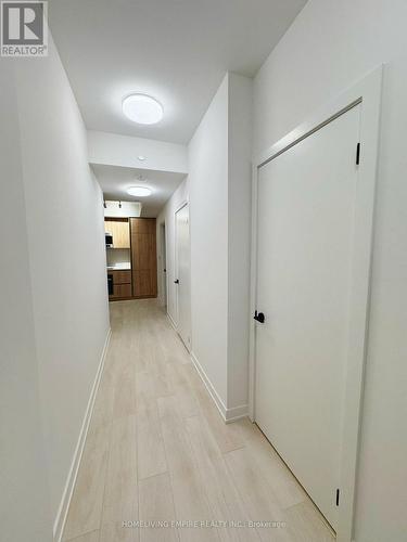 810N - 117 Broadway Avenue, Toronto, ON - Indoor Photo Showing Other Room