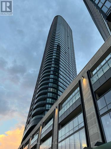 3418 - 585 Bloor Street E, Toronto, ON - Outdoor