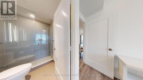 3418 - 585 Bloor Street E, Toronto, ON - Indoor Photo Showing Bathroom