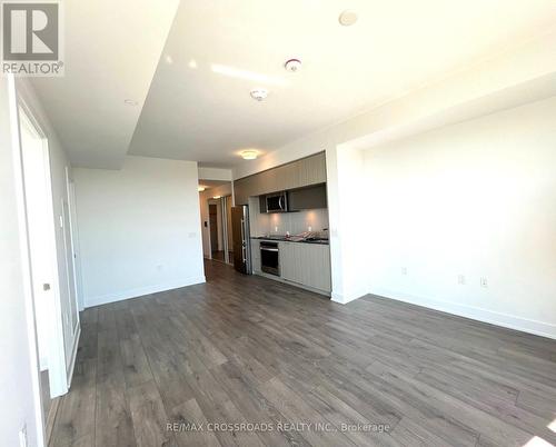 3418 - 585 Bloor Street E, Toronto, ON - Indoor Photo Showing Kitchen