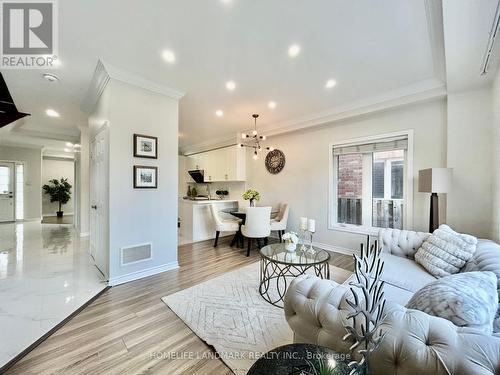 17 Macadam Road, Markham, ON - Indoor Photo Showing Living Room