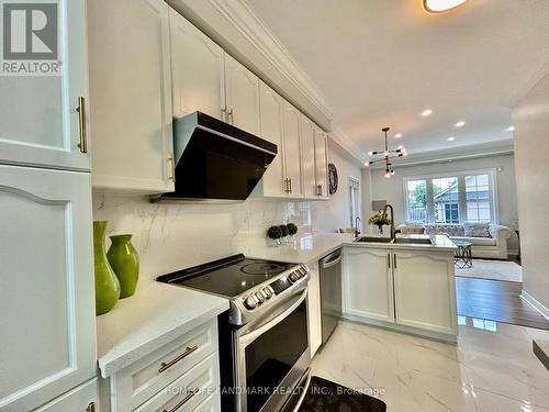 17 Macadam Road, Markham, ON - Indoor Photo Showing Kitchen