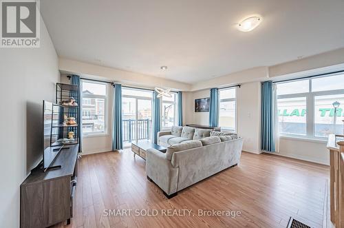 46 Sissons Way, Markham, ON - Indoor Photo Showing Living Room