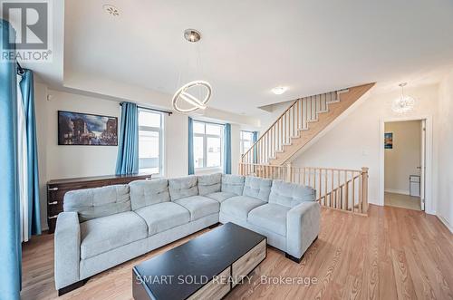 46 Sissons Way, Markham, ON - Indoor Photo Showing Living Room