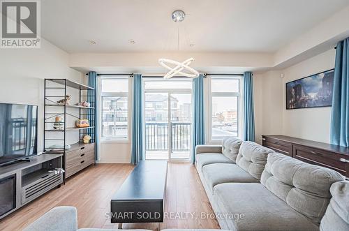 46 Sissons Way, Markham, ON - Indoor Photo Showing Living Room