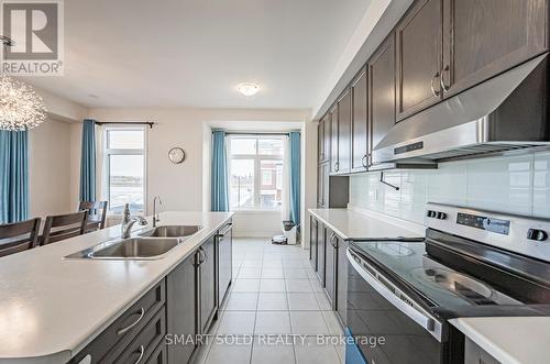 46 Sissons Way, Markham, ON - Indoor Photo Showing Kitchen With Double Sink With Upgraded Kitchen