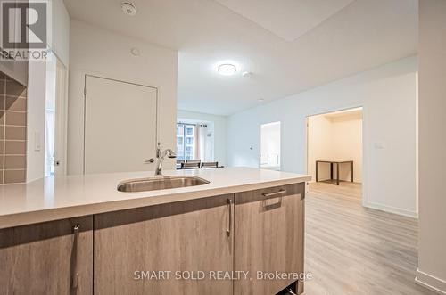 504 - 38 Simcoe Promenade, Markham, ON - Indoor Photo Showing Kitchen