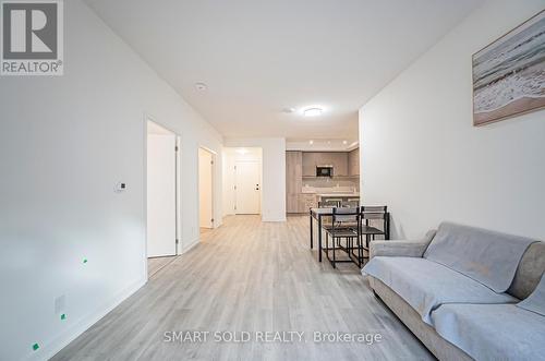 504 - 38 Simcoe Promenade, Markham, ON - Indoor Photo Showing Living Room