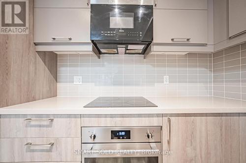 504 - 38 Simcoe Promenade, Markham, ON - Indoor Photo Showing Kitchen