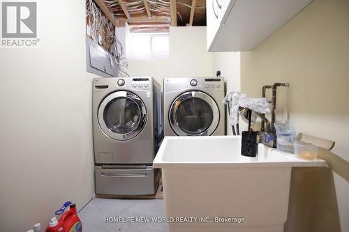 (Bsmt) - 62 Toporowski Avenue, Richmond Hill, ON - Indoor Photo Showing Laundry Room