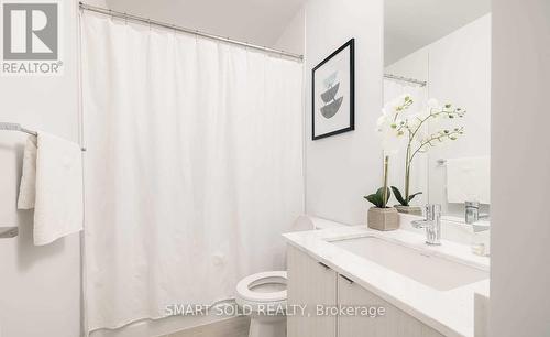 2716 - 4055 Parkside Village Drive, Mississauga, ON - Indoor Photo Showing Bathroom