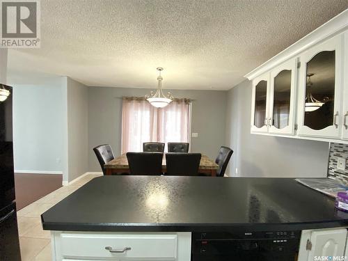 233 Lorne Street W, Swift Current, SK - Indoor