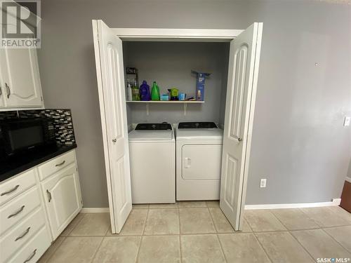 233 Lorne Street W, Swift Current, SK - Indoor Photo Showing Laundry Room